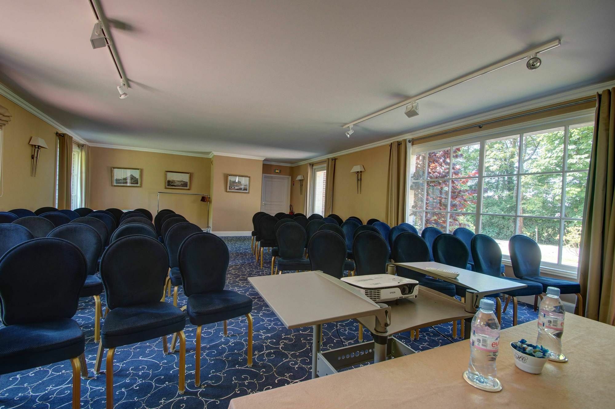 Hotel Chateau Clery Hesdin-lʼAbbé Екстериор снимка